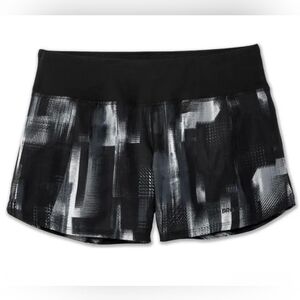 Brooks Chaser 5" Running Short Lined Black and White XS